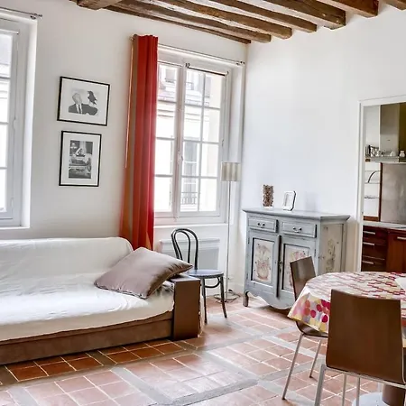 Unit 007 Marais Pompidou Παρίσι