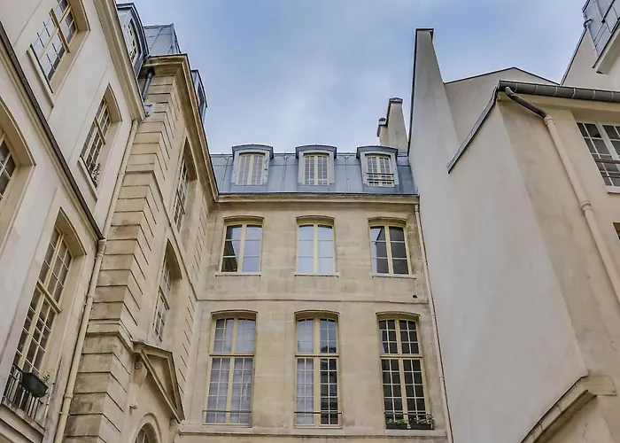 Unit 007 Marais Pompidou